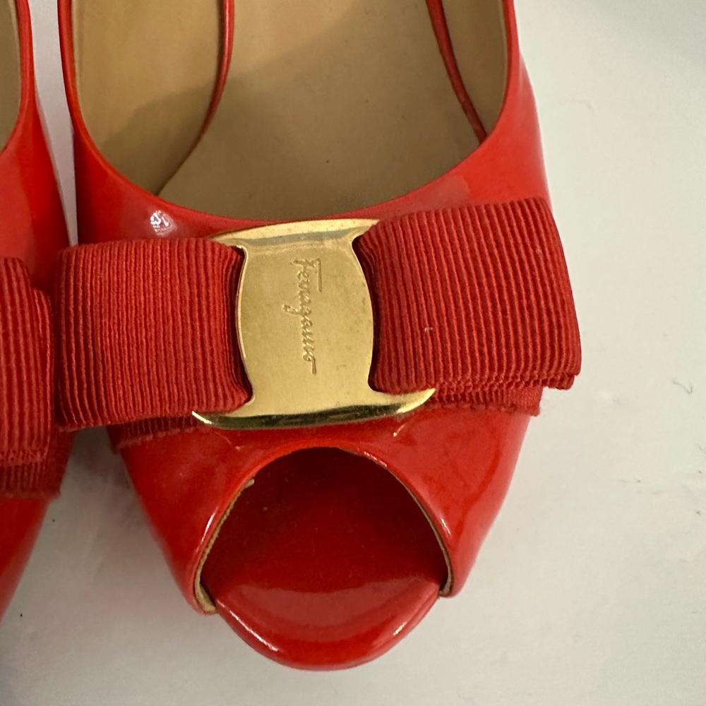 Salvatore Ferragamo Vara Red Patent Peep-Toe Heels Pumps size 7 - Picture 4 of 10